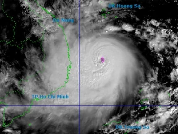 Bão Kalmaegi mạnh lên cấp 15, đổ bộ Quảng Ngãi - Gia Lai chiều nay