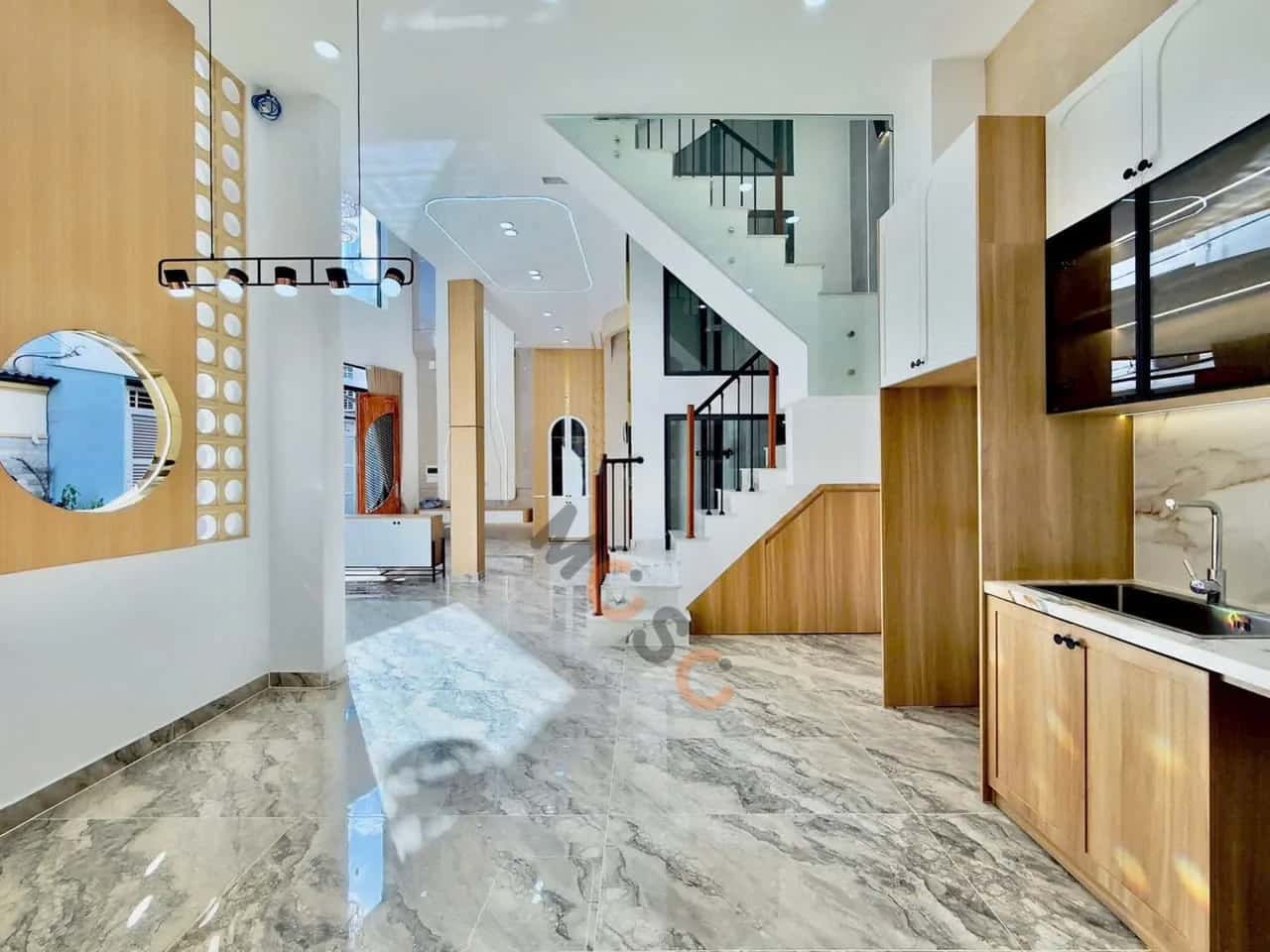 Bán nhà mặt tiền Lý Thái Tổ Quận 10, TP.HCM – 10 phòng ngủ, giá 41 tỷ — Hình 2 Bán nhà mặt tiền Lý Thái Tổ Quận 10, TP.HCM – 10 phòng ngủ, giá 41 tỷ — Hình 2